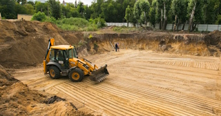 Разработка котлована Прохладный стоимость за от 574 руб. м3 - заказать работы по копке и рытью котлованов | траншей